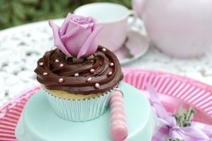 cupcake-decorating